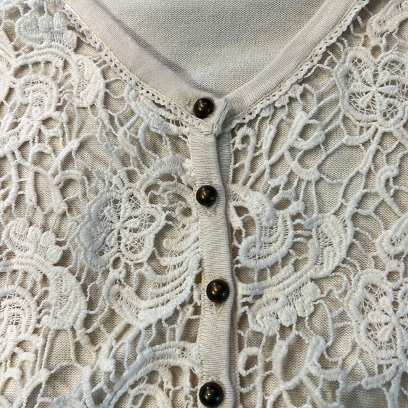 CREAM button up cardigan. EUC. Ladies size XL but fits more like a M/L - Picture 2 of 9